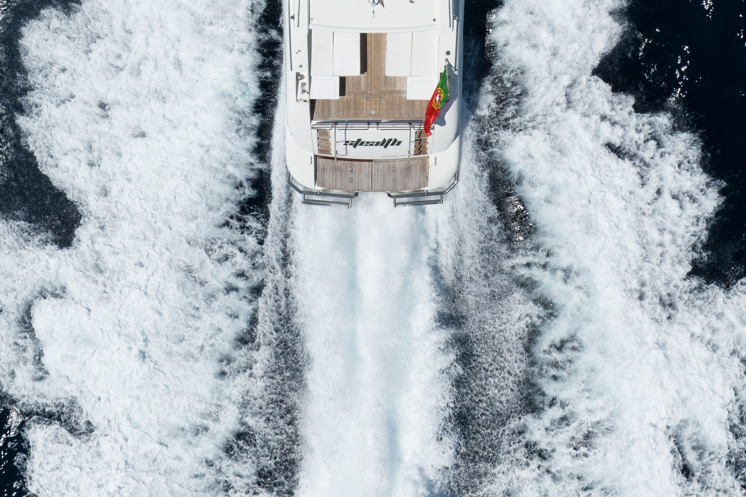 2006 Overmarine Mangusta 80 te koop (photo 13)