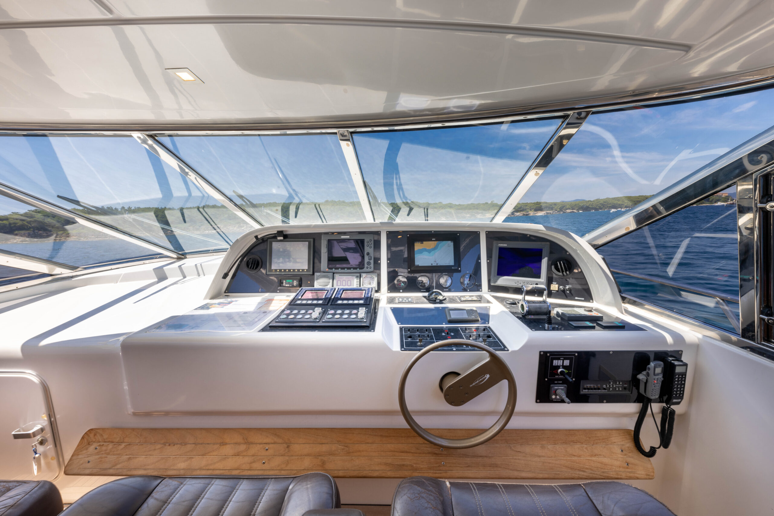 2006 Overmarine Mangusta 80 te koop (photo 43)