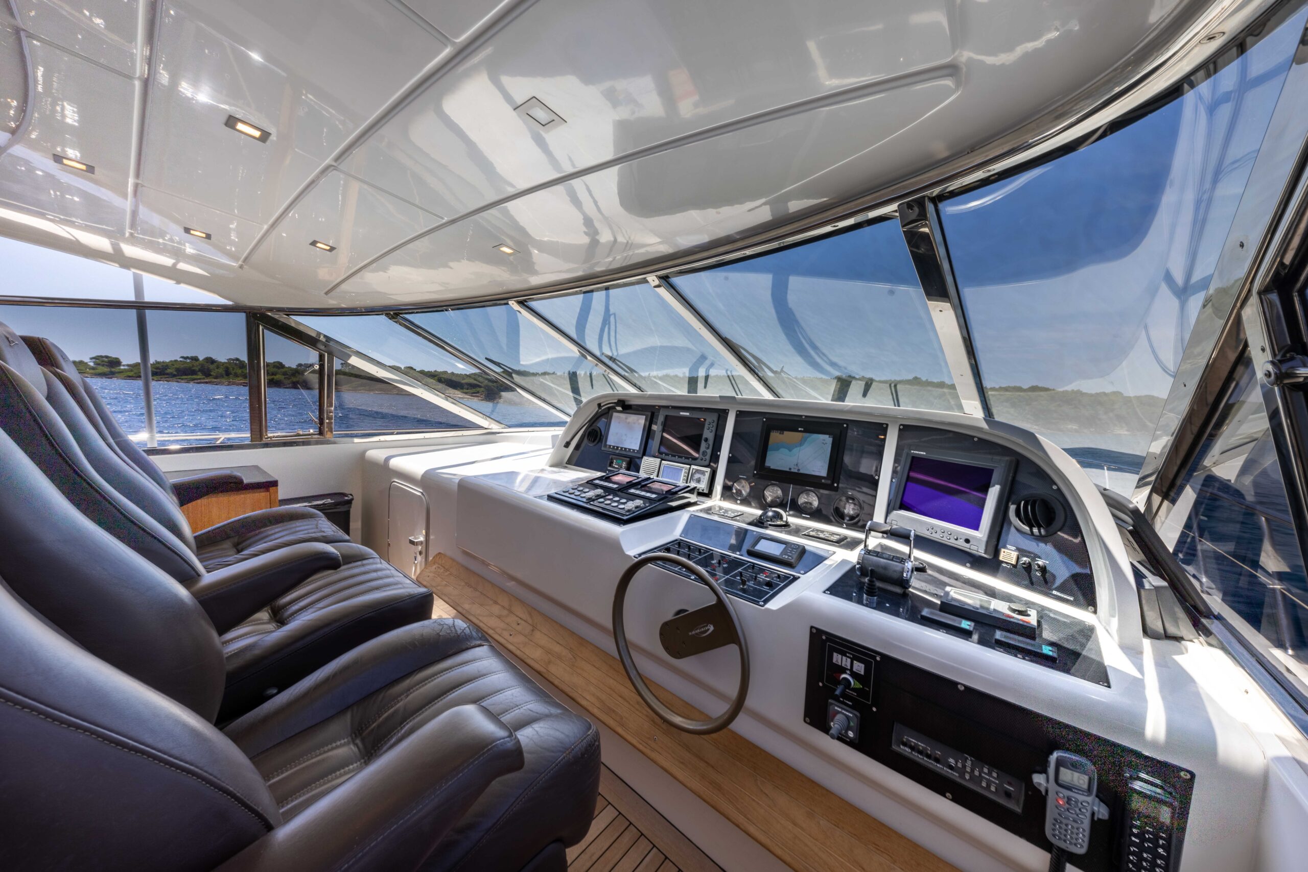 2006 Overmarine Mangusta 80 te koop (photo 44)
