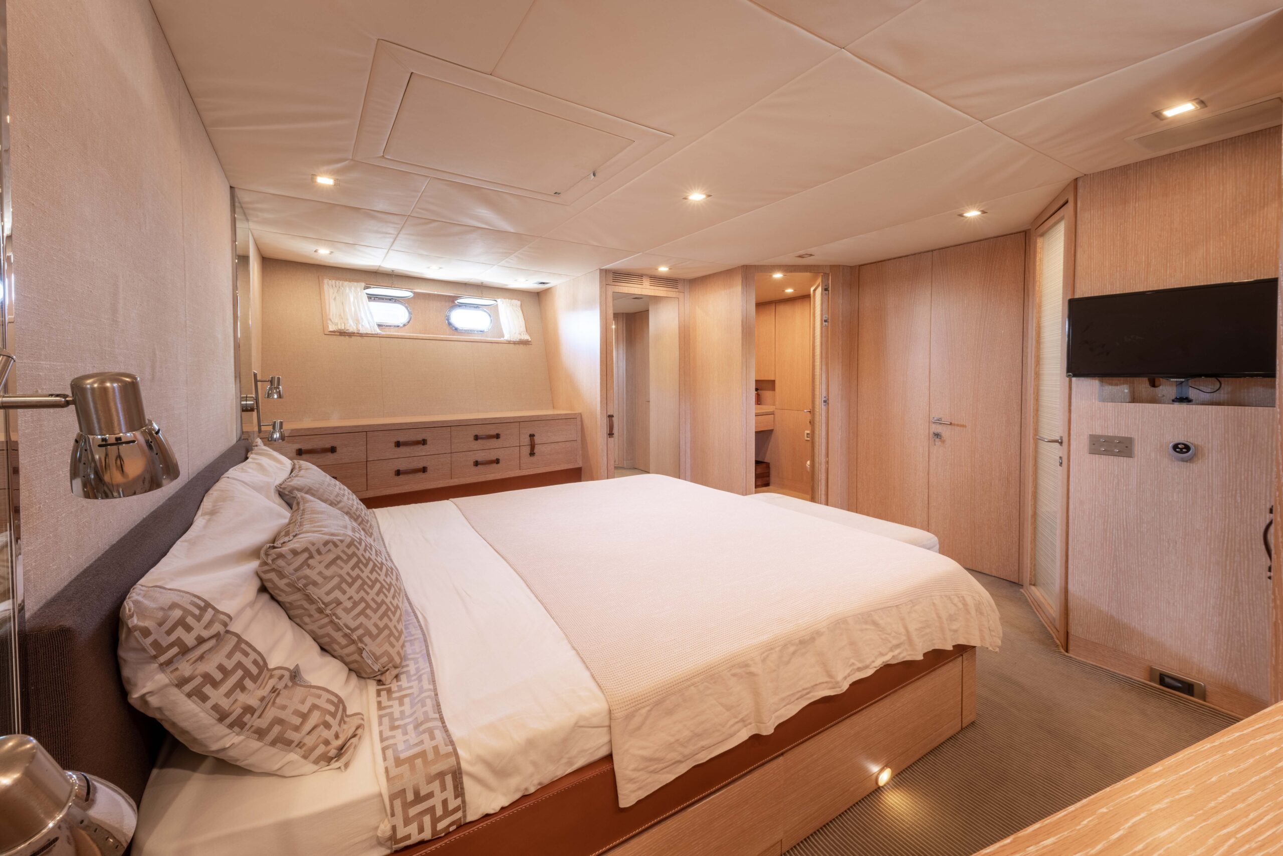 2006 Overmarine Mangusta 80 te koop (photo 53)