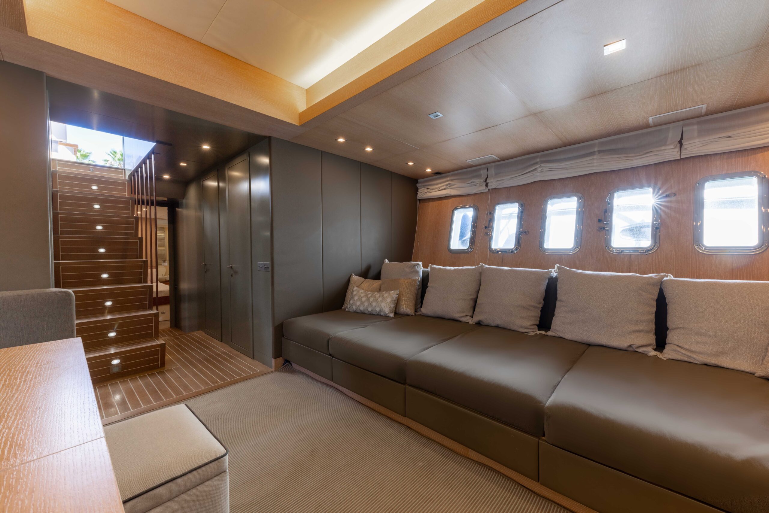2006 Overmarine Mangusta 80 te koop (photo 56)