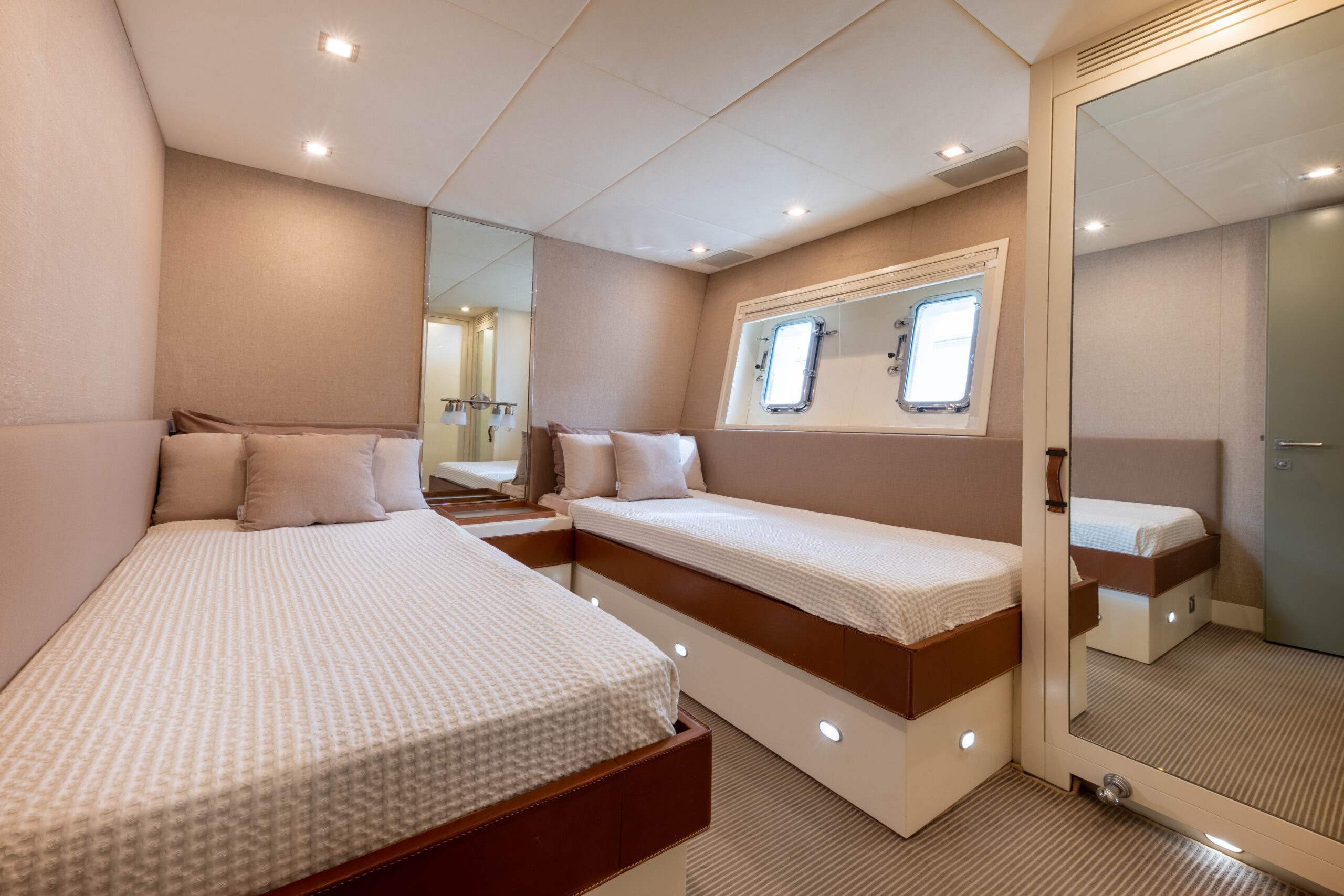 2006 Overmarine Mangusta 80 te koop (photo 58)