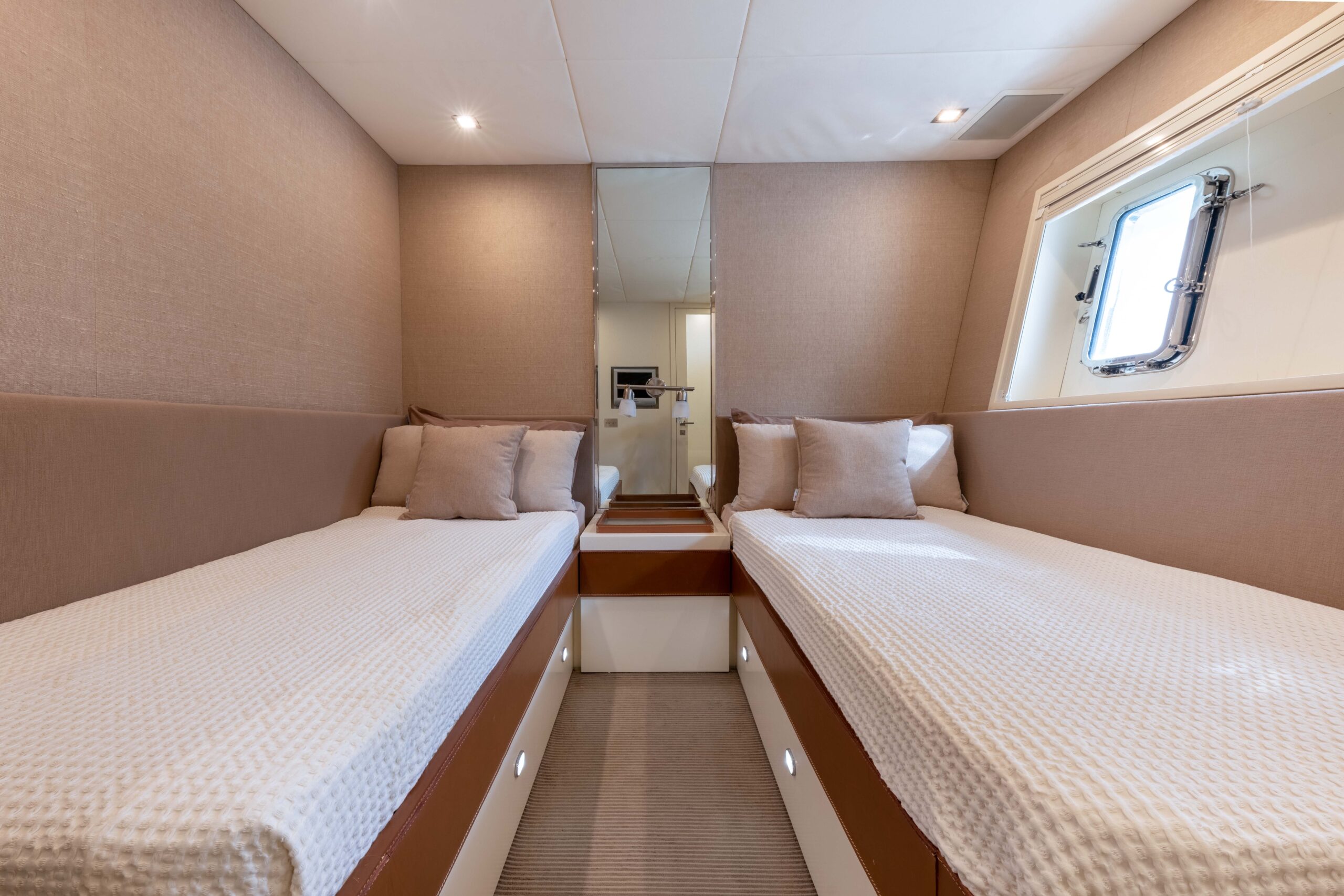 2006 Overmarine Mangusta 80 te koop (photo 59)