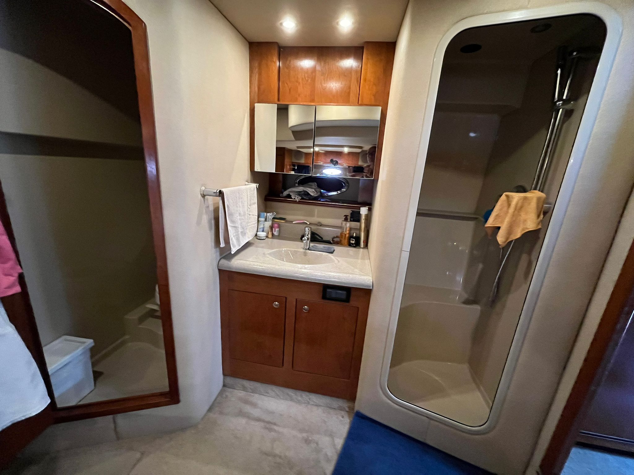 2003 Cruisers Yachts 4370 à vendre (photo 15)