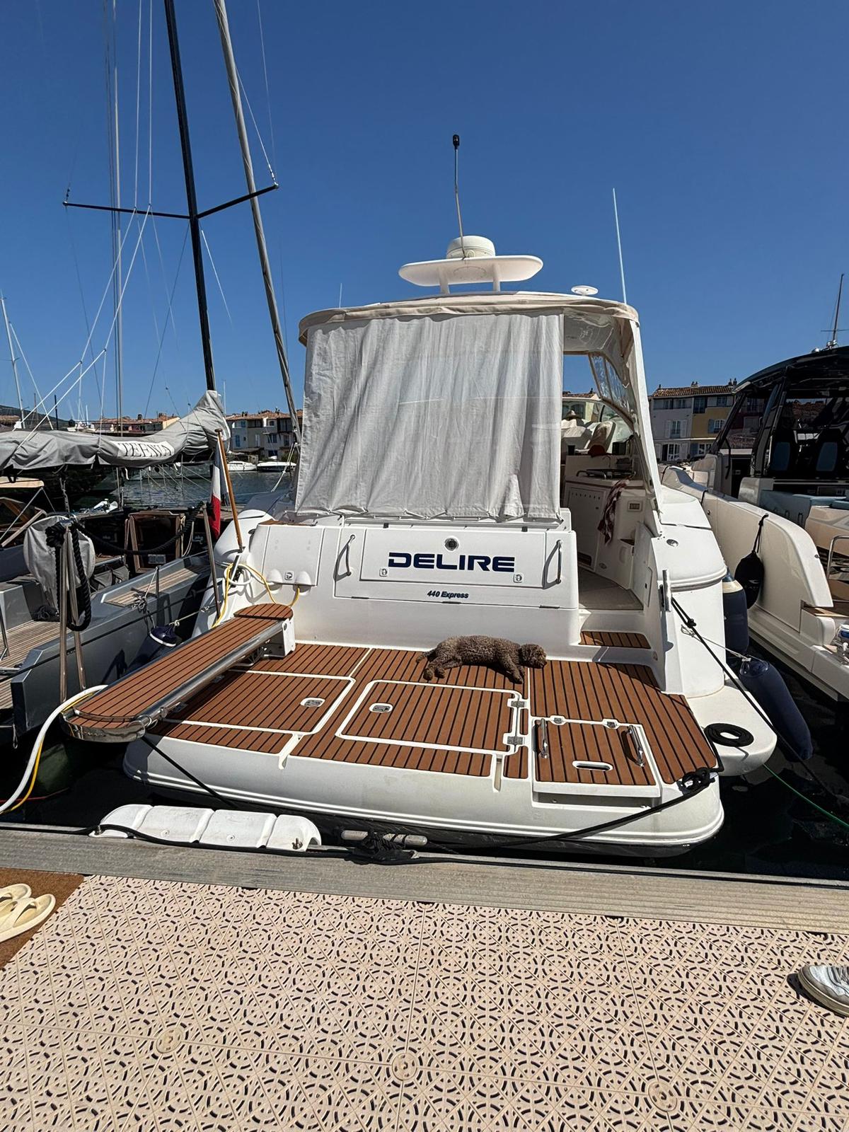 2003 Cruisers Yachts 4370 à vendre (photo 17)
