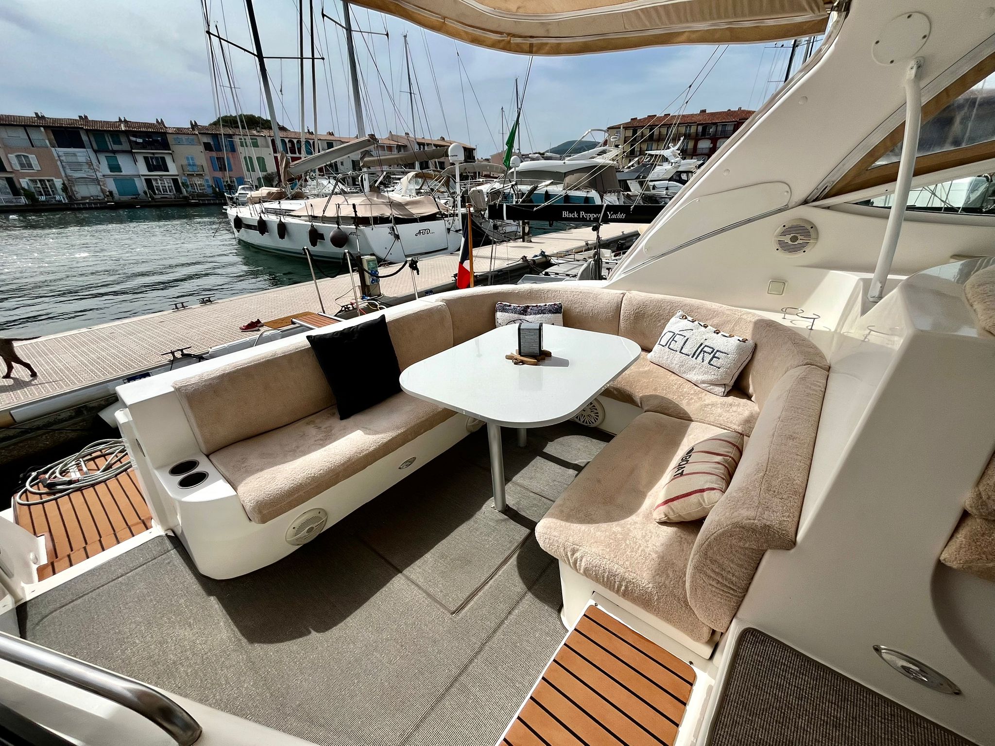 2003 Cruisers Yachts 4370 à vendre (photo 22)