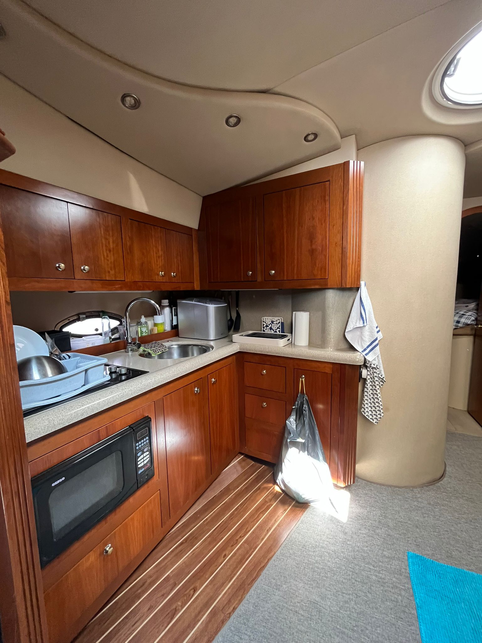 2003 Cruisers Yachts 4370 à vendre (photo 23)