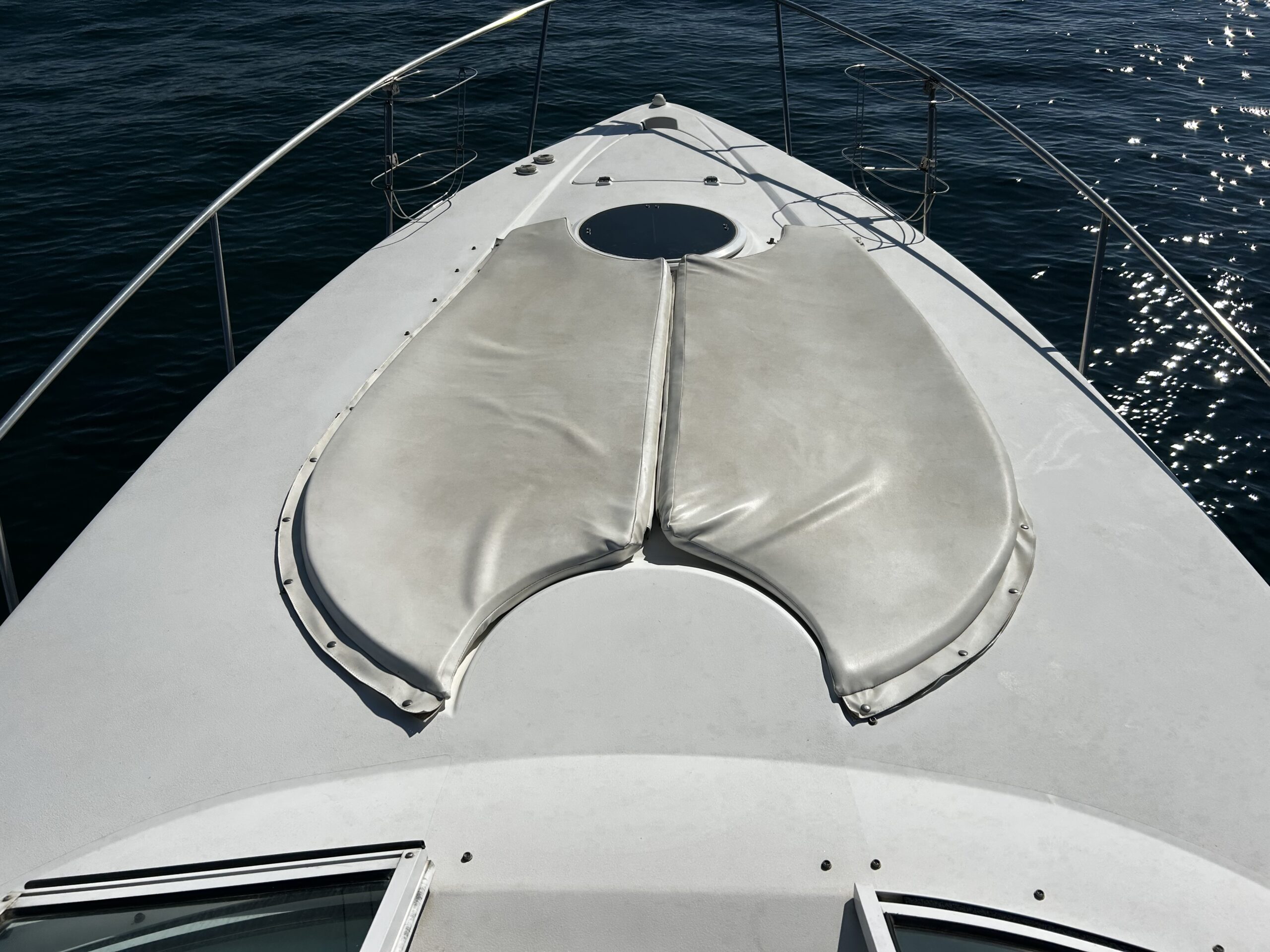 1999 Cruisers Yachts 3075 Rogue for sale (photo 9)