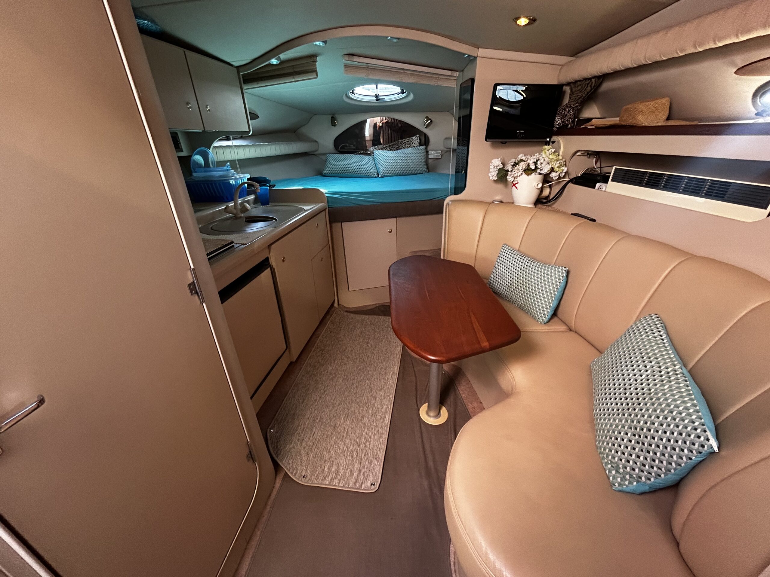 1999 Cruisers Yachts 3075 Rogue for sale (photo 10)