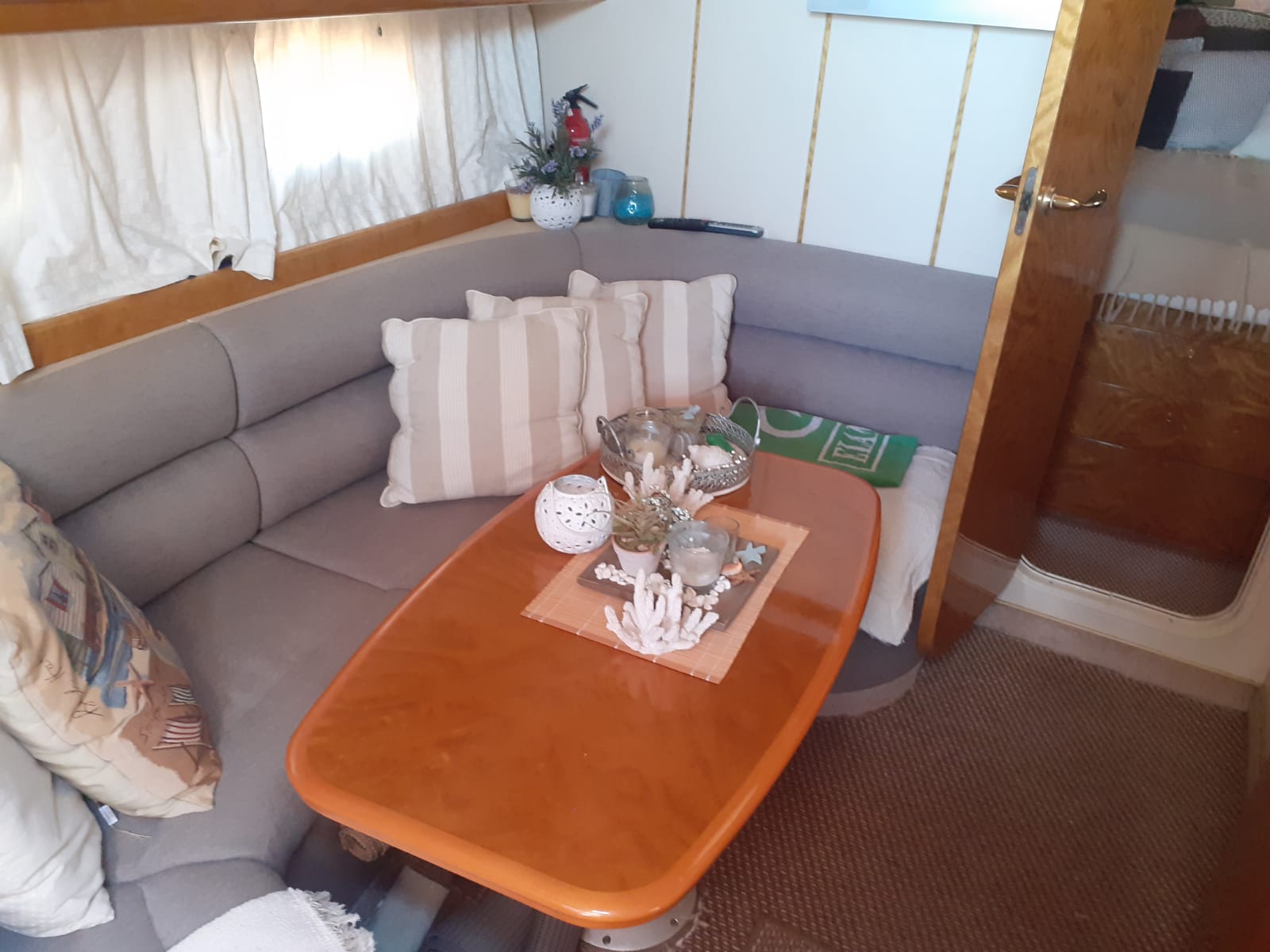 1997 Princess V40 te koop (photo 12)