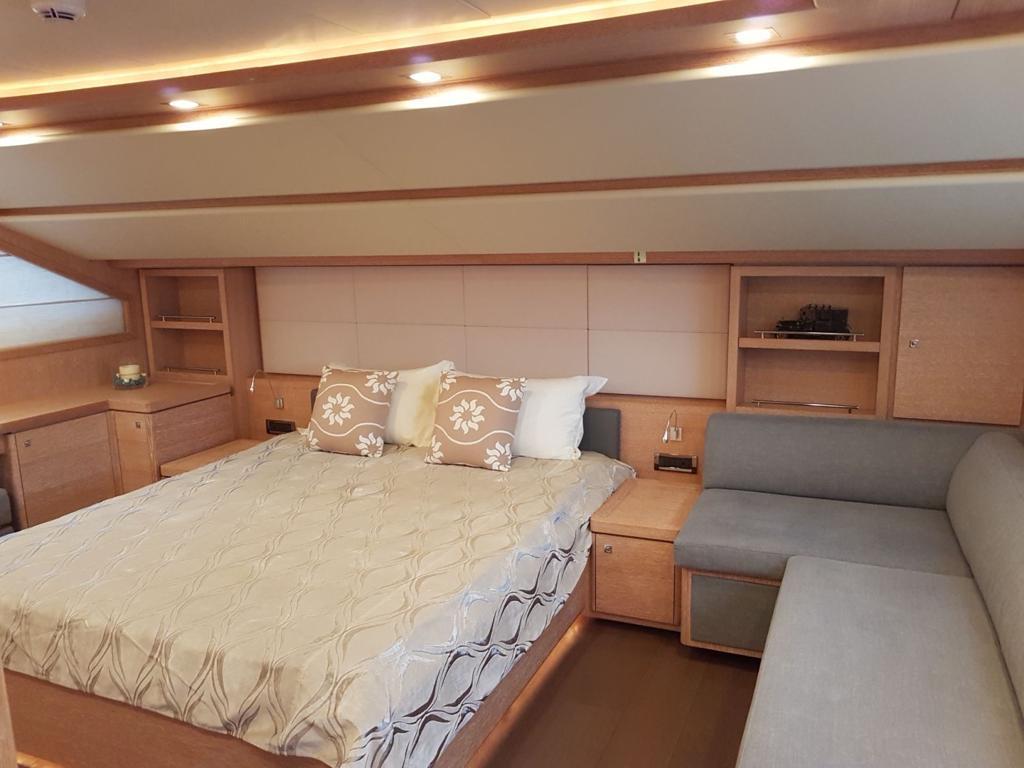 2011 Ferretti 112 Next Custom Line te koop (photo 3)