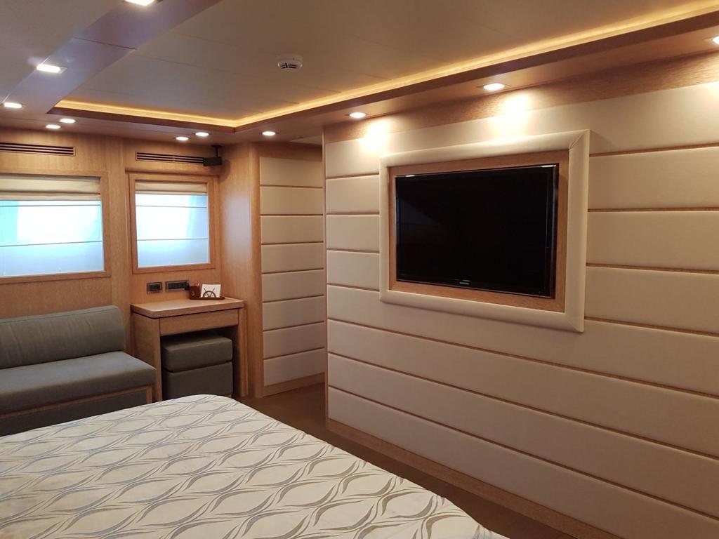 2011 Ferretti 112 Next Custom Line te koop (photo 4)
