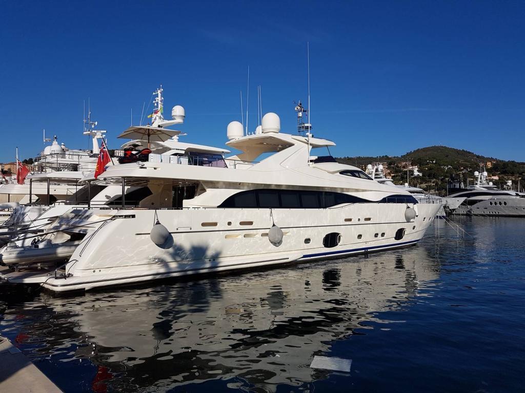2011 Ferretti 112 Next Custom Line te koop (photo 19)