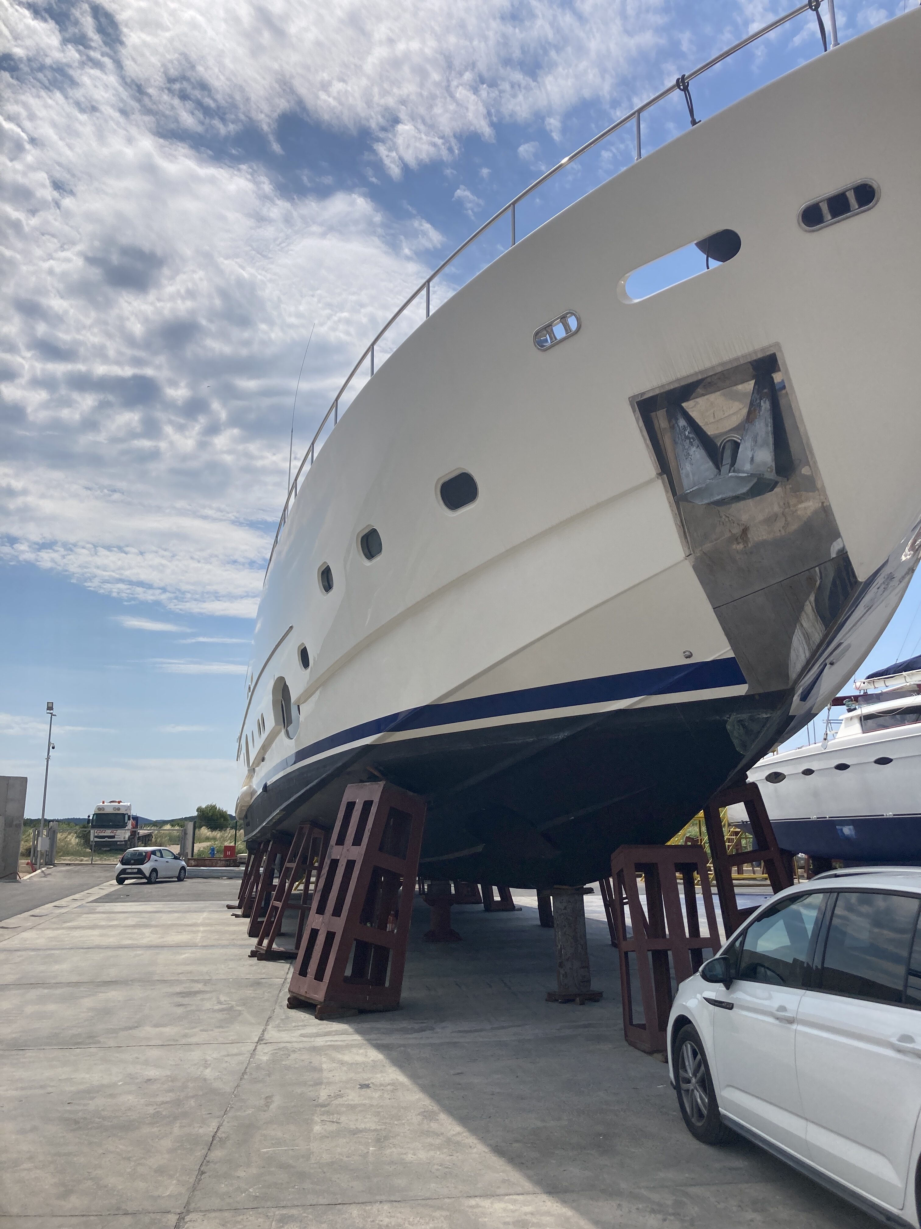 2011 Ferretti 112 Next Custom Line te koop (photo 23)