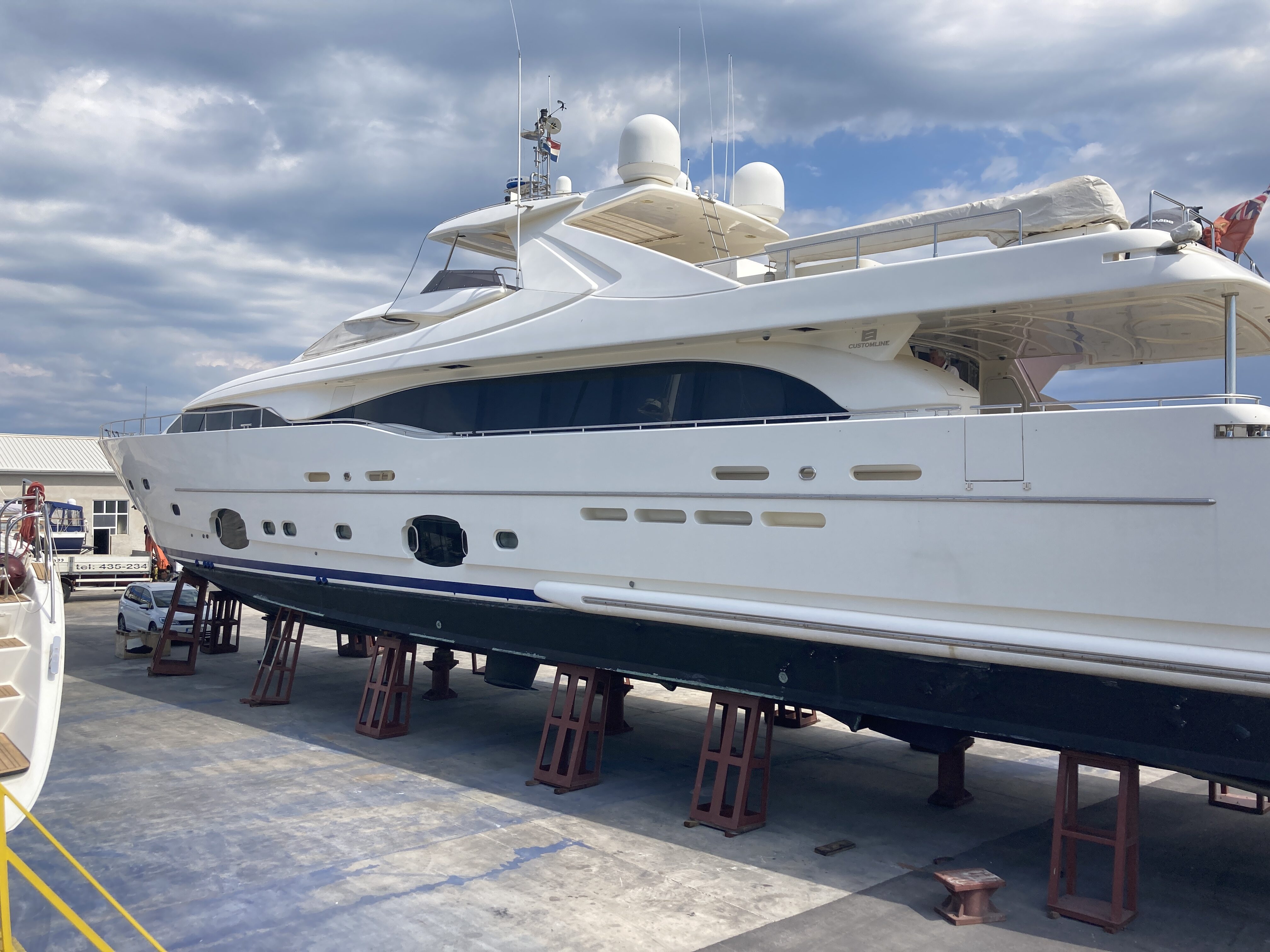 2011 Ferretti 112 Next Custom Line te koop (photo 22)