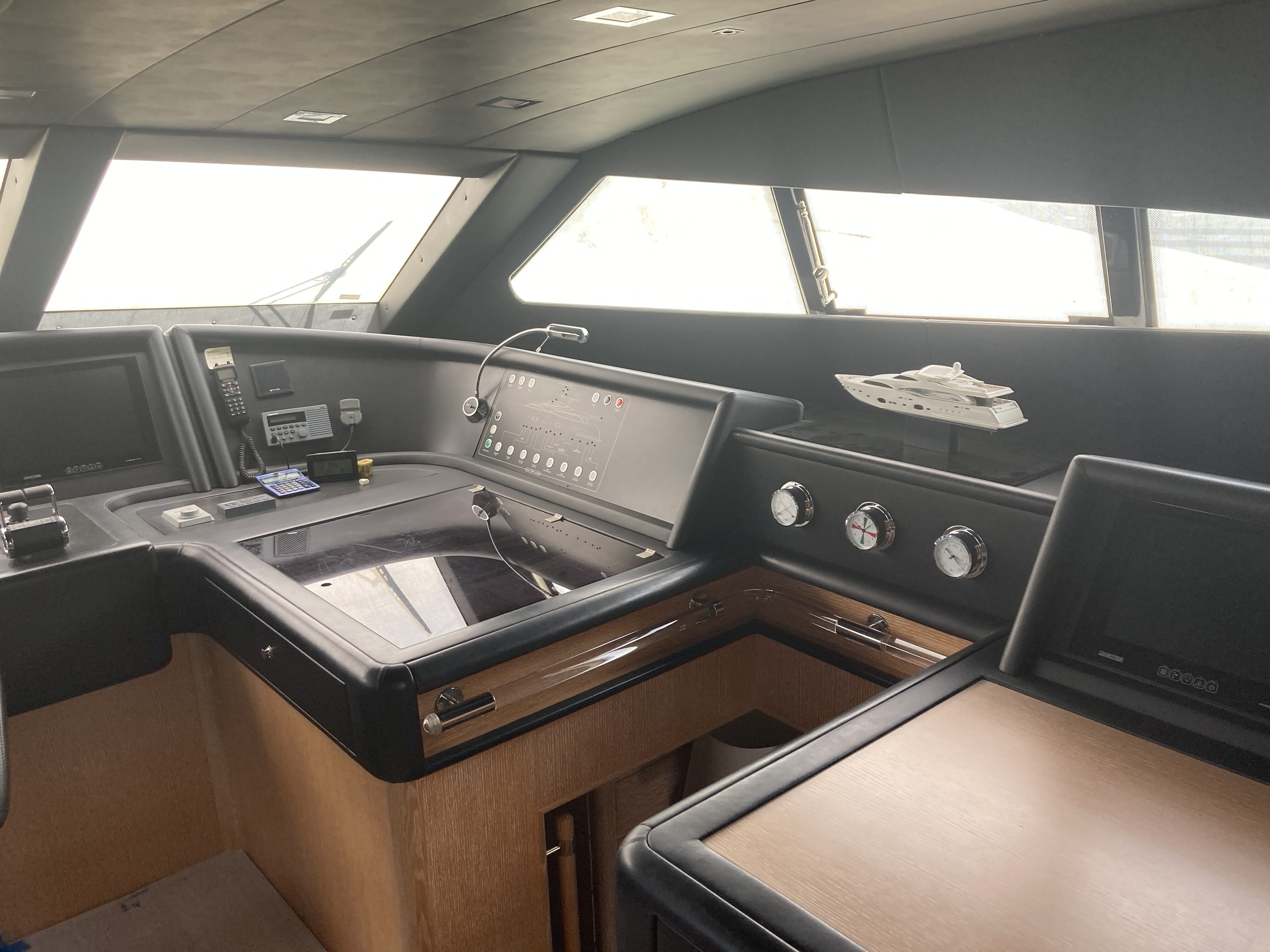 2011 Ferretti 112 Next Custom Line te koop (photo 26)