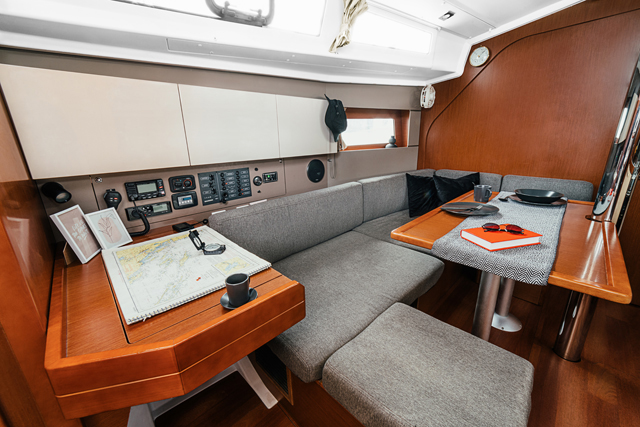 2016 Beneteau Oceanis 38 for sale (photo 6)