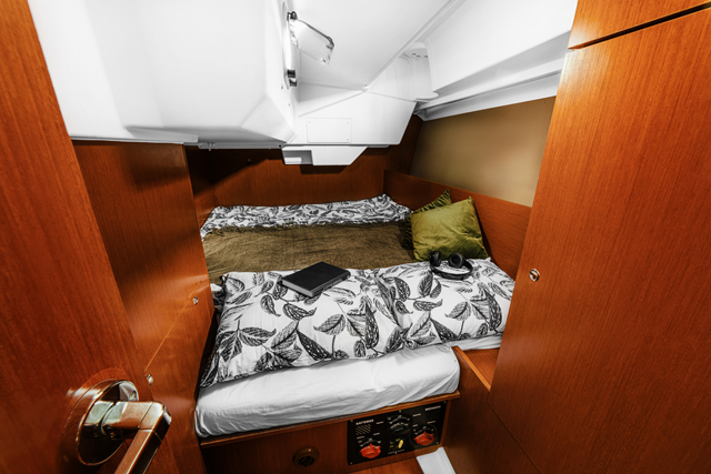 2016 Beneteau Oceanis 38 for sale (photo 14)