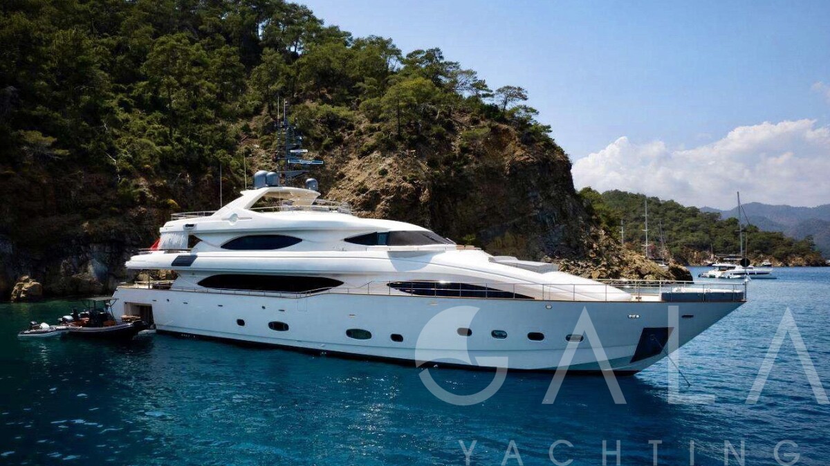 2004 CRN Yachts Feretti Custom Line 128 for sale (photo 1)