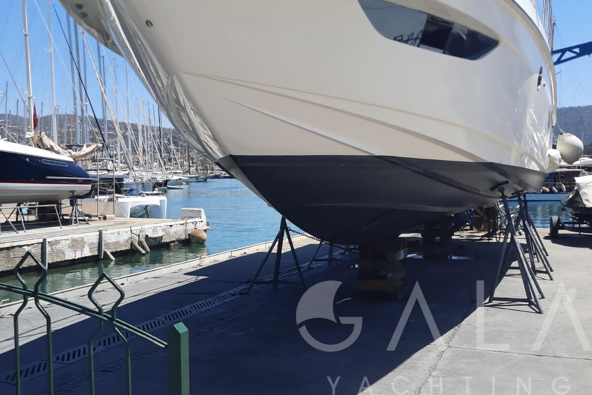 2007 AZIMUT YACHTS Azimut 47 for sale (photo 9)