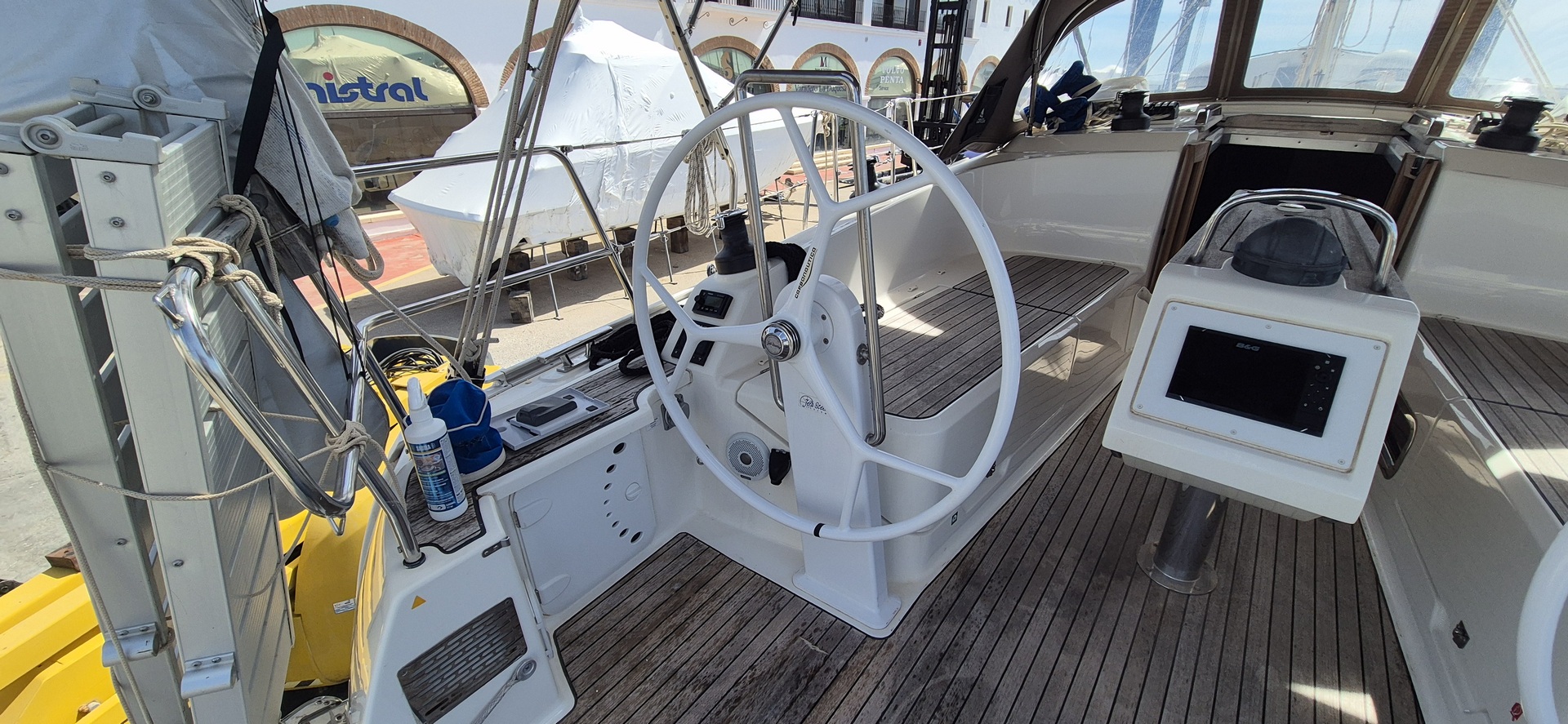 2020 Bavaria Yachts 37 Cruiser na sprzedaż (photo 4)