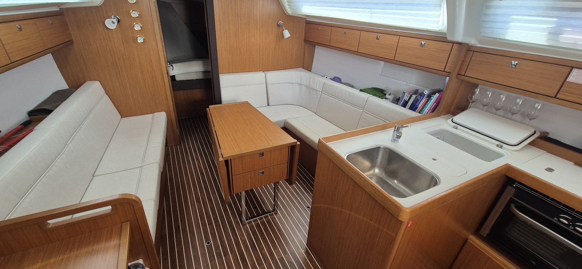 2020 Bavaria Yachts 37 Cruiser na sprzedaż (photo 10)