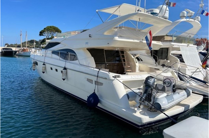 2004 Ferretti 590 te koop (photo 2)