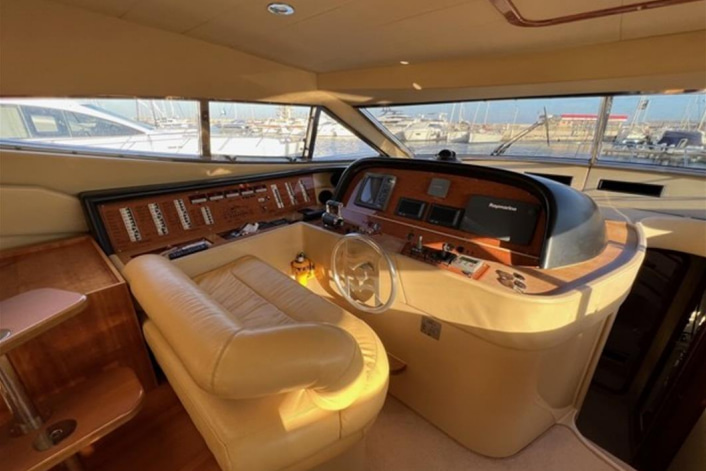2004 Ferretti 590 te koop (photo 8)