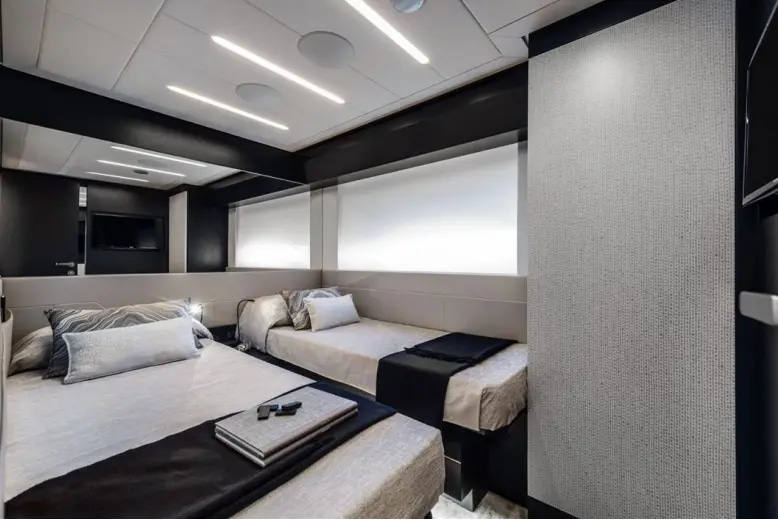2021 Pershing 8X for sale (photo 11)