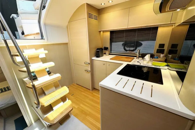2019 Princess V50 in vendita (photo 5)