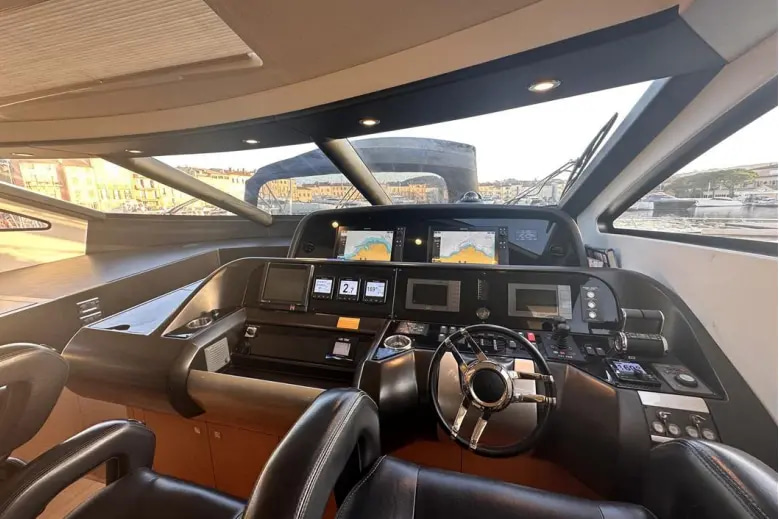2011 Sunseeker Predator 84 for sale (photo 8)