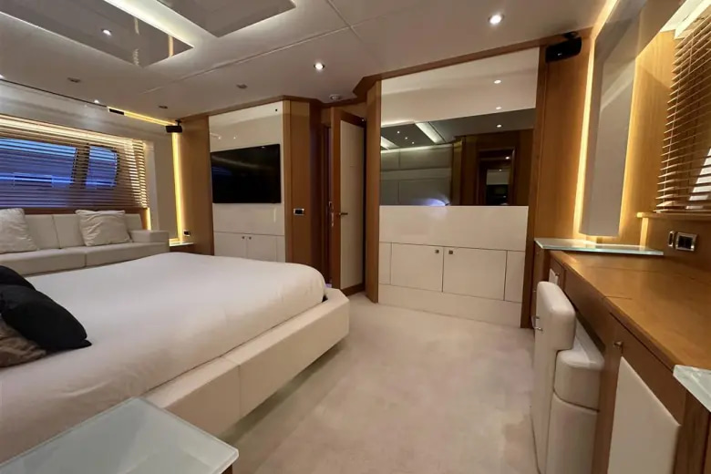 2011 Sunseeker Predator 84 for sale (photo 11)