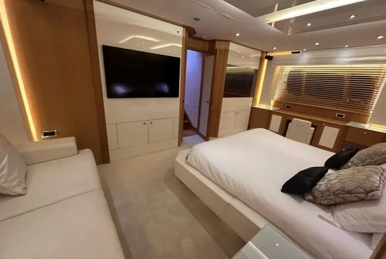 2011 Sunseeker Predator 84 for sale (photo 12)