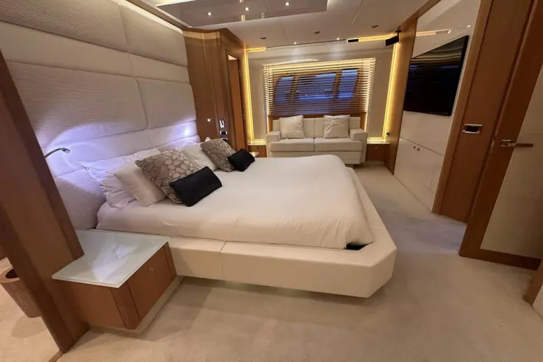 2011 Sunseeker Predator 84 for sale (photo 13)