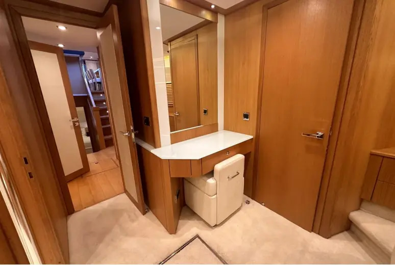 2011 Sunseeker Predator 84 for sale (photo 17)
