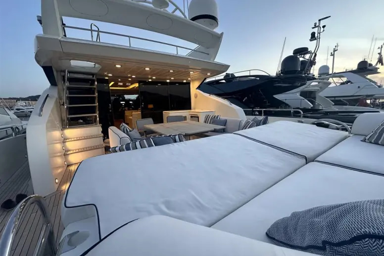 2011 Sunseeker Predator 84 for sale (photo 23)