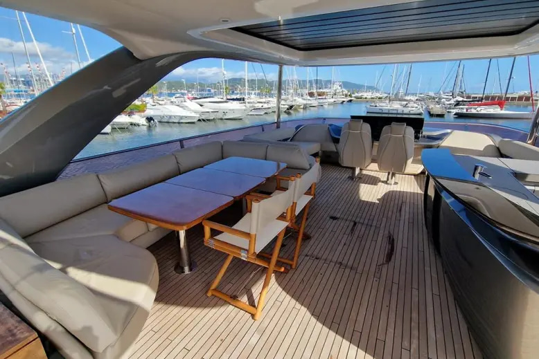 2017 Princess S65 te koop (photo 20)