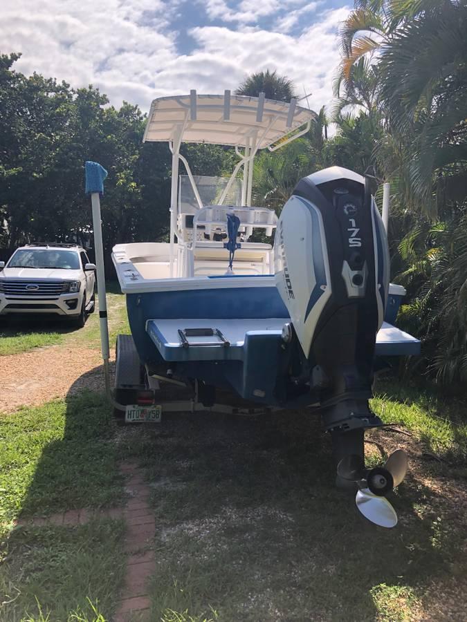 2017 Dusky 227 XF à vendre (photo 2)