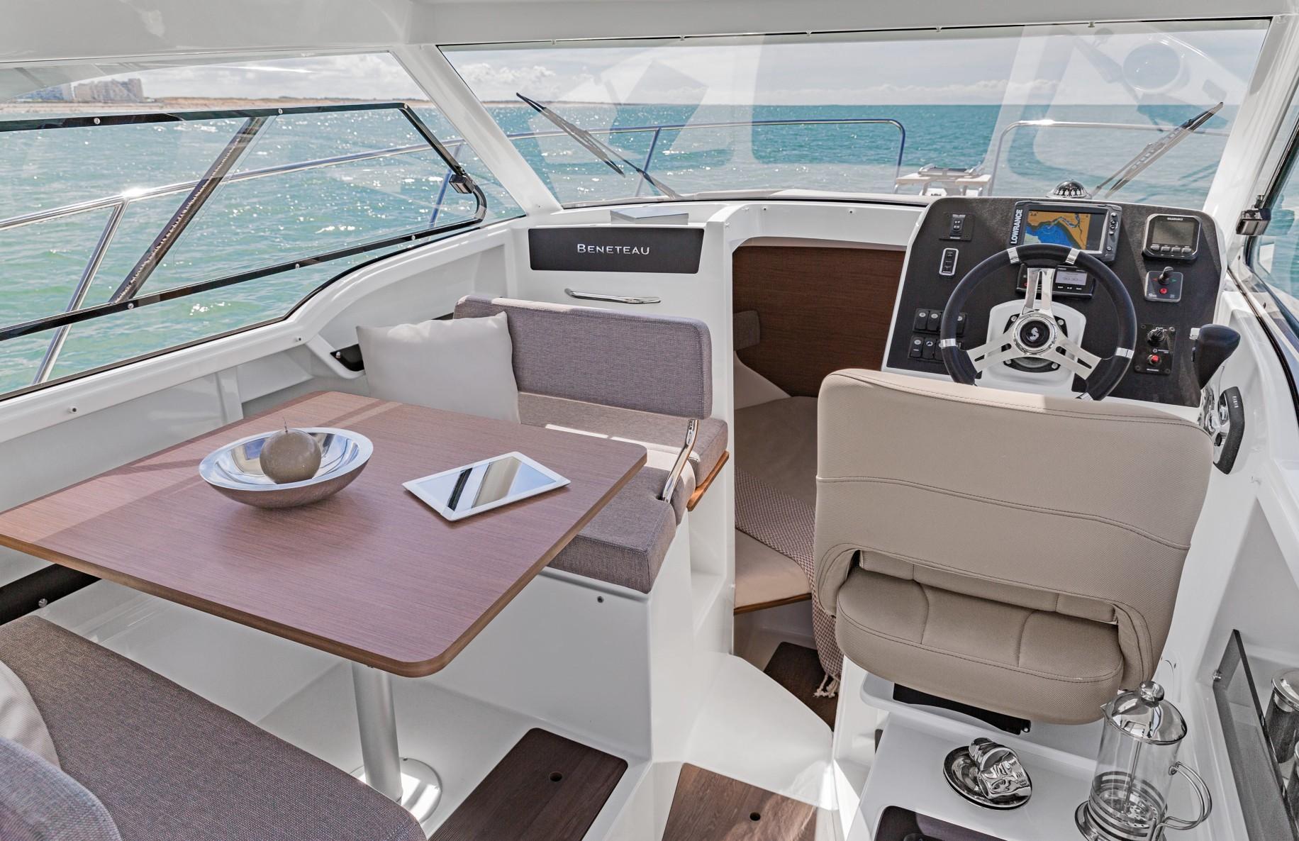 2023 Beneteau Antares 8 à vendre (photo 7)