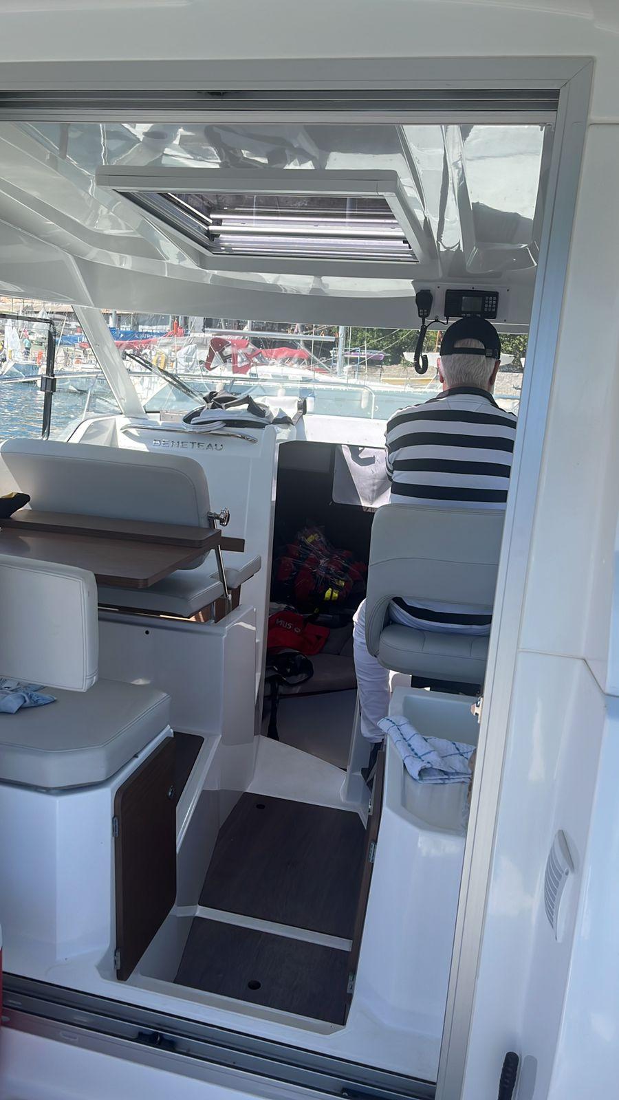 2023 Beneteau Antares 8 à vendre (photo 13)