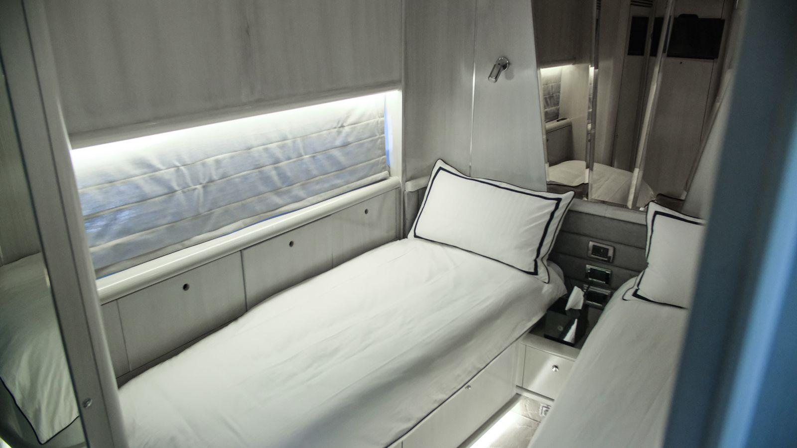 2004 Sunseeker Predator 95 for sale (photo 60)