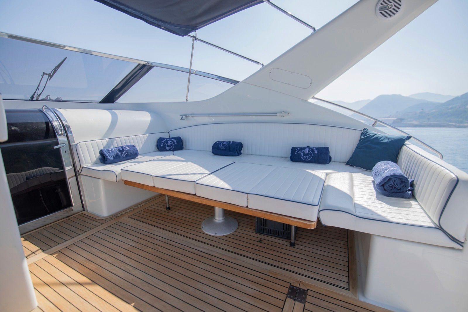 1996 Uniesse 48 Open à vendre (photo 6)