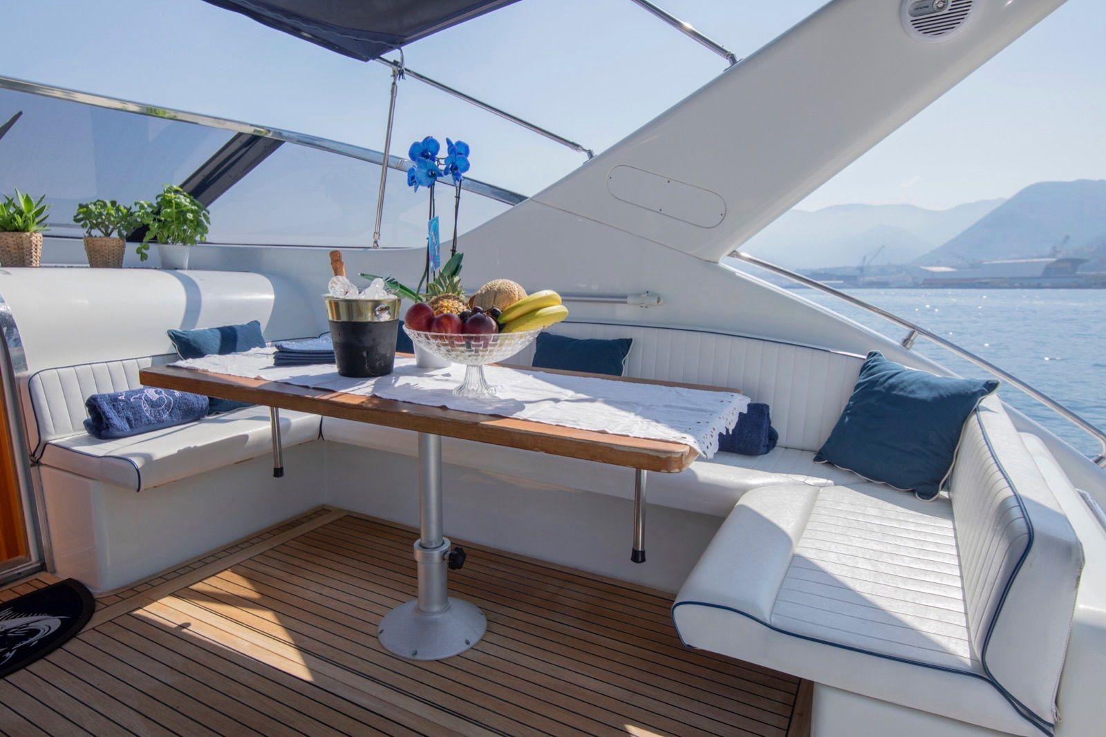 1996 Uniesse 48 Open à vendre (photo 7)