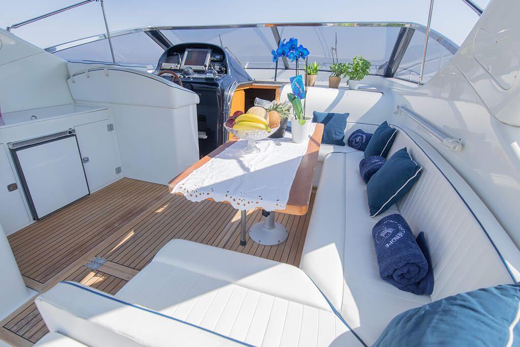 1996 Uniesse 48 Open à vendre (photo 8)