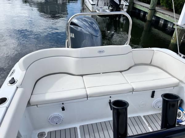2023 Sea Hunt Ultra 234 for sale (photo 4)