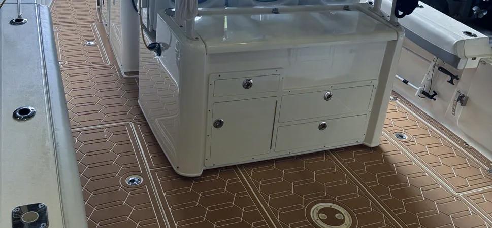 2018 Cobia 344 Center Console na sprzedaż (photo 7)