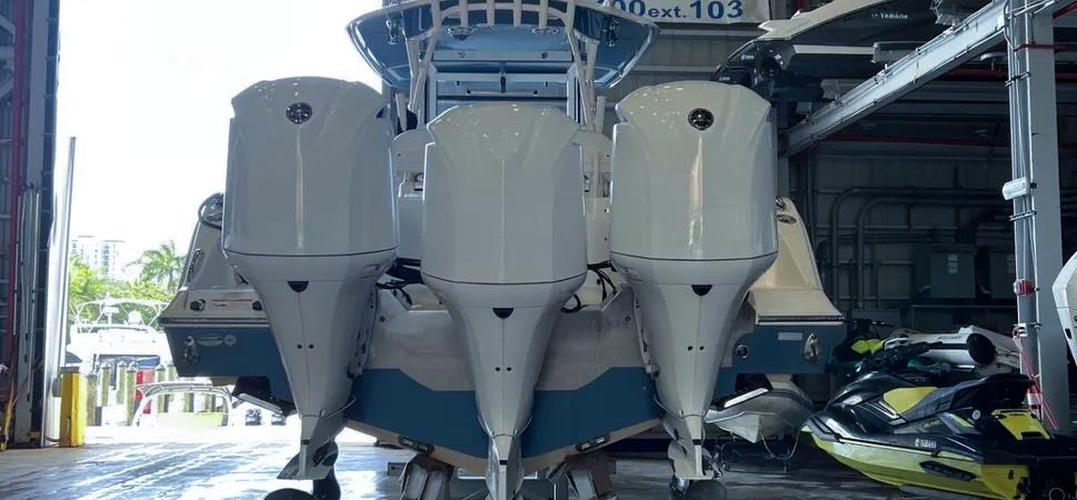 2018 Cobia 344 Center Console na sprzedaż (photo 10)