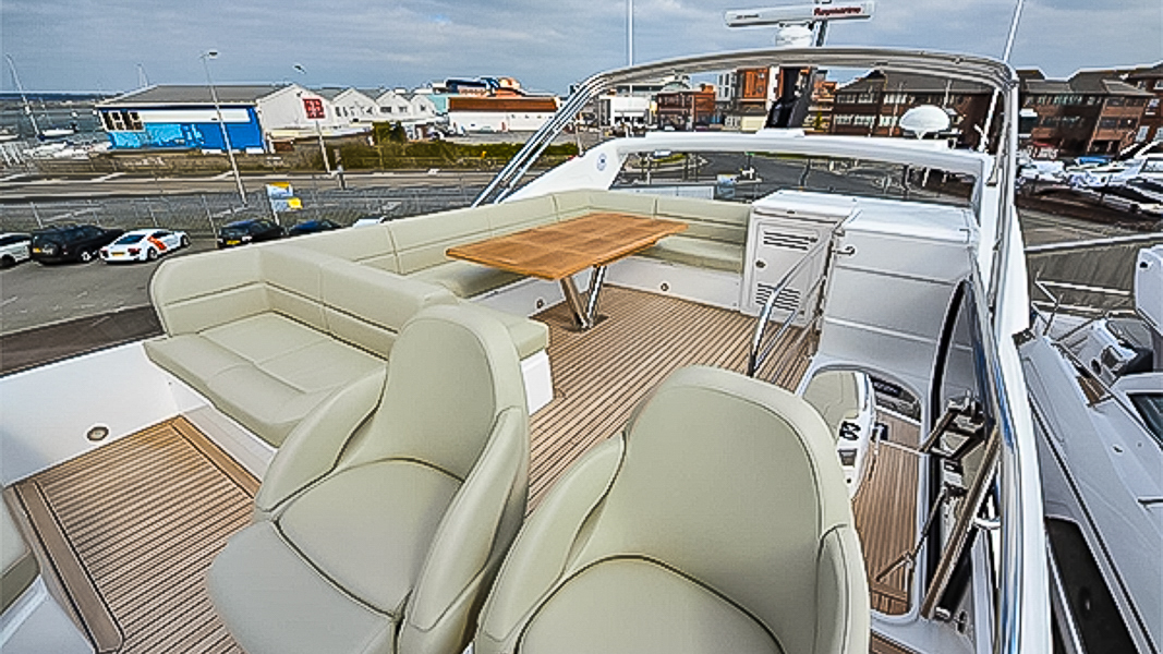 2015 Sunseeker 68 Sport Yacht for sale (photo 12)