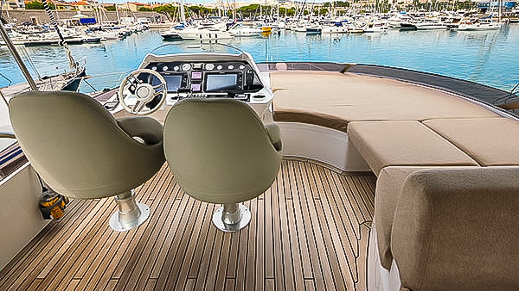 2015 Sunseeker 68 Sport Yacht for sale (photo 14)