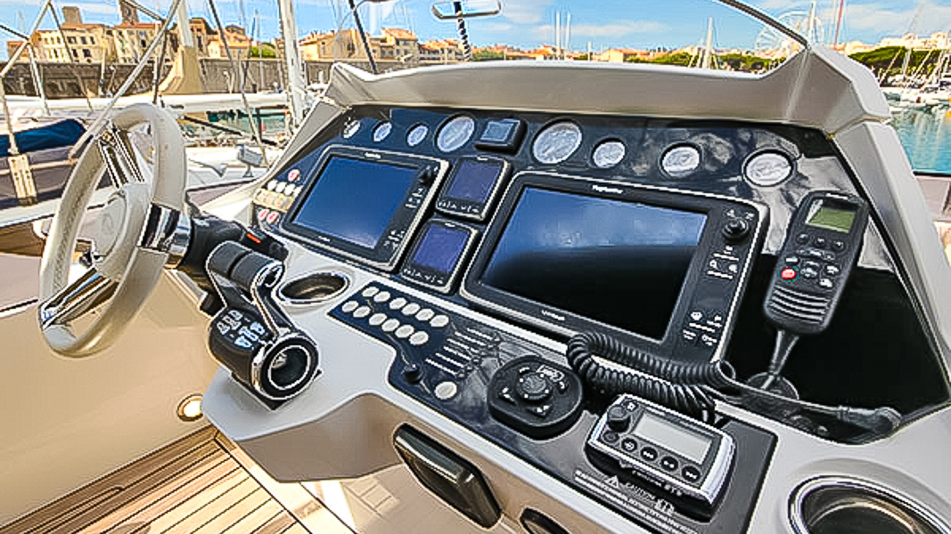 2015 Sunseeker 68 Sport Yacht for sale (photo 15)